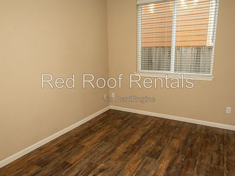 1441 Farina Loop SE — Photo 23