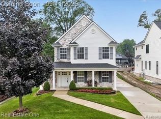 757 Lounsbury Ave, Rochester, MI 48307