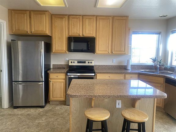 4th image of 101 Vardon Ct