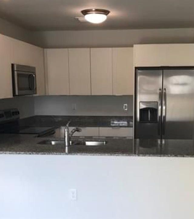 2nd image of 4364 E 10th Ave #4364