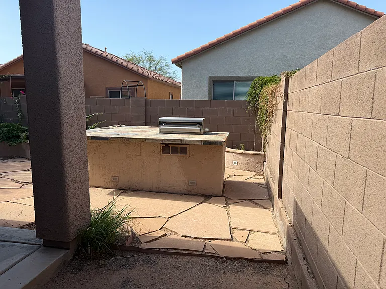 957 W Calle Valenciana — Photo 15