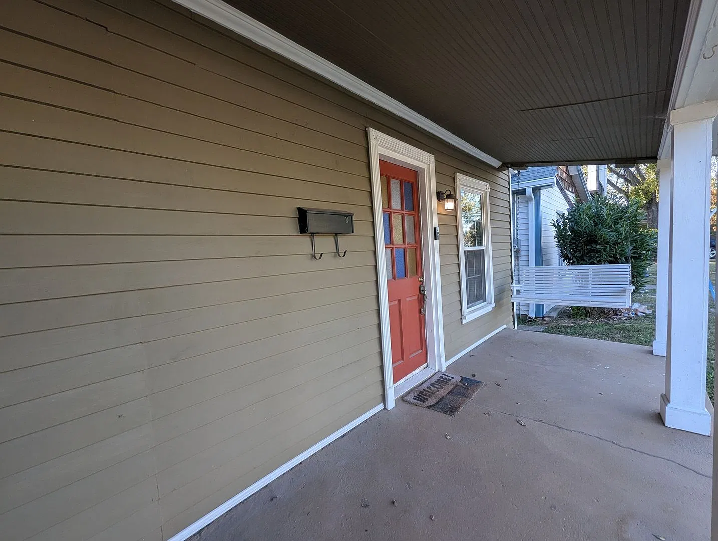 Adorable East Nashville Cottage just a half mile to Shelby Park! — Photo 3