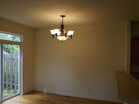 5th image of 3711 NE 8th Ave