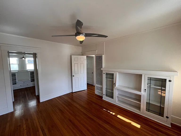 3934-3936 Goldfinch St — Photo 5