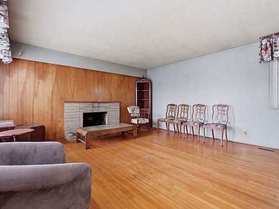 3rd image of 4745 Gilpin Ct