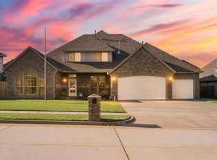917 Erinova Dr, Yukon, OK 73099