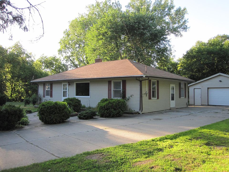 1st image of 609 Lamoreaux Dr NW