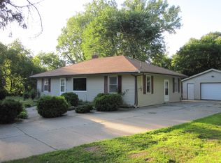 609 Lamoreaux Dr NW, Comstock Park, MI 49321