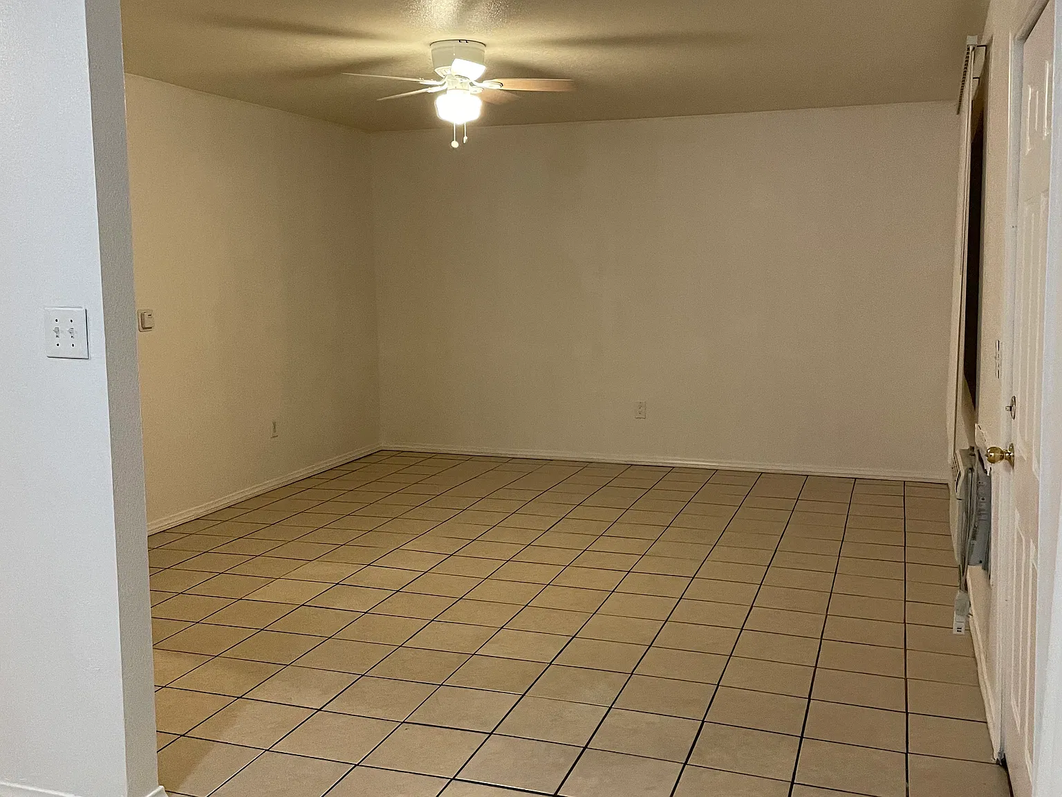 2 bed, 980 sqft, $2,300 — Photo 2