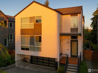 9208 11th Avenue NW, Seattle, WA, 98117