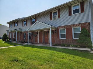 74 Akron Rd, Ephrata, PA 17522