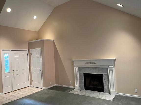 2nd image of 1162 E Elgin Ave