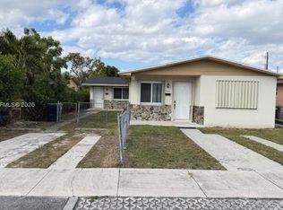 9221 SW 39th St, Miami, FL 33165