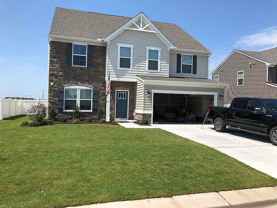 2nd image of 204 Sunny Lake Rd