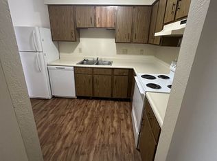 Hollister Apartments, Hollister, MO 65672