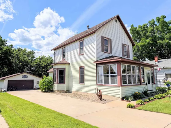 211 S, Prairie Du Chien, WI 53821