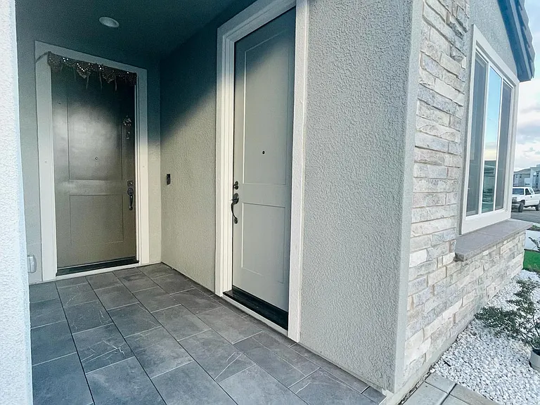 3439 Dobbins Ct — Photo 3