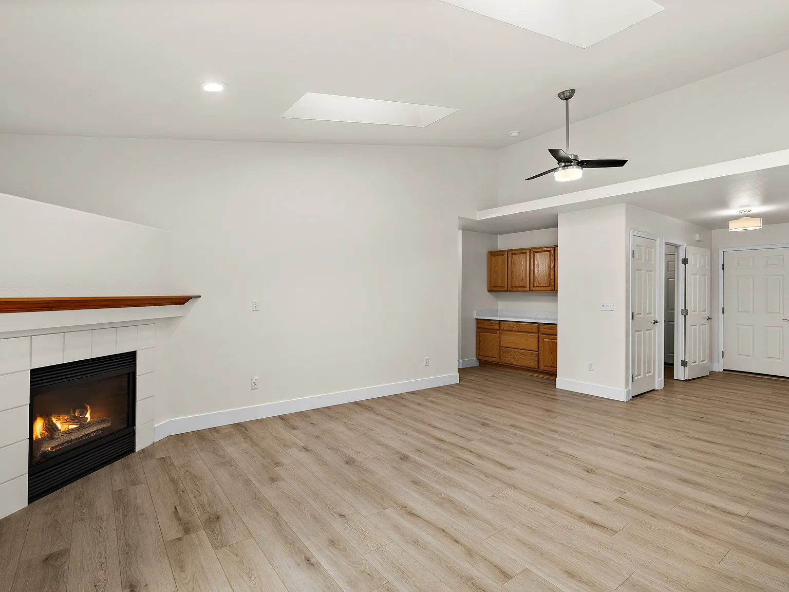 3 bed, 1585 sqft, $3,000 — Photo 4