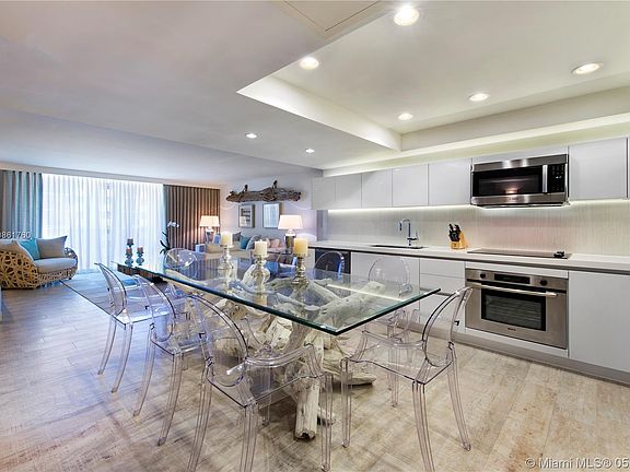 4th image of 102 24th St APT 1107