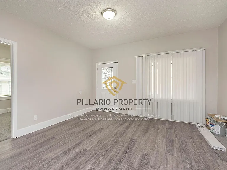 510 N Dearborn St — Photo 3