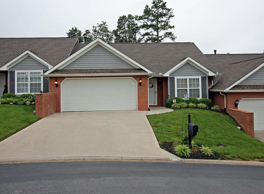 1st image of 8728 Carriage House Way