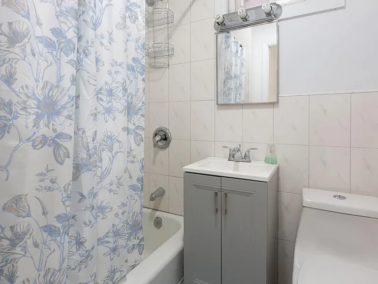131 Grace St #2 — Photo 5