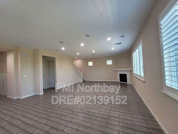 4th image of 308 Aster St
