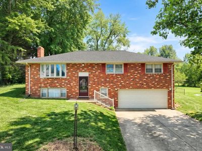2090 Loman Dr, York, PA, 17408