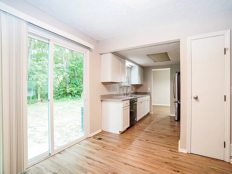 442 Rambling Brook Dr — Photo 11