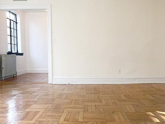 4th image of 72 Barrow St APT 3R