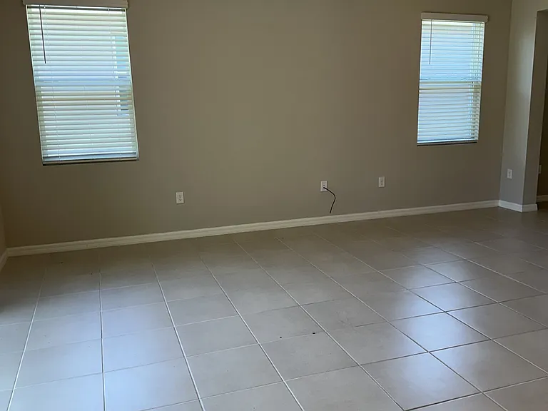 4970 NW 39th Loop — Photo 3