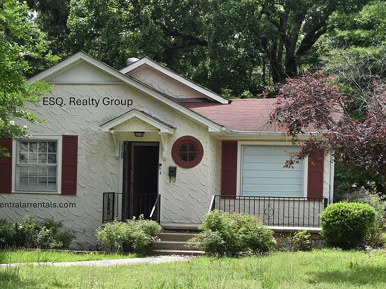 1120 N Taylor St — Photo 1
