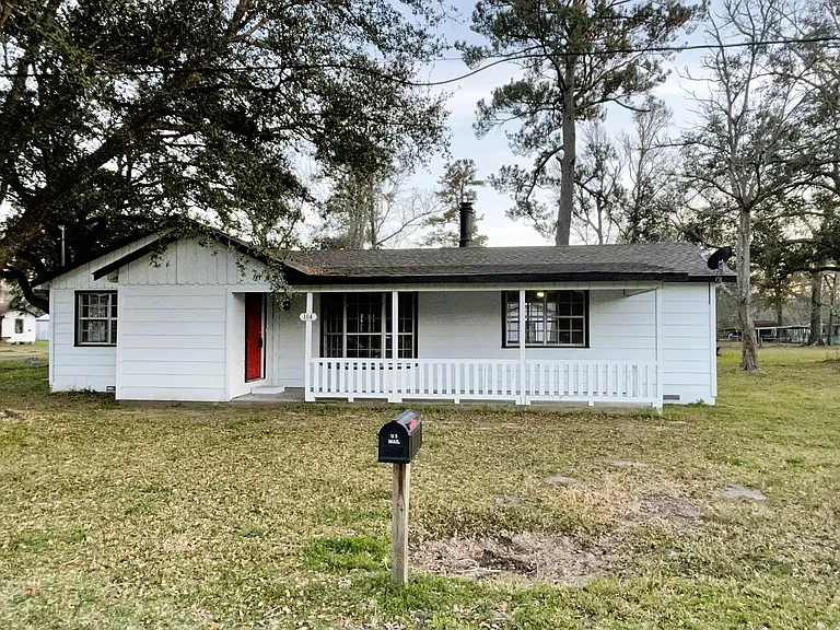 104 County Road 2401 — Photo 2