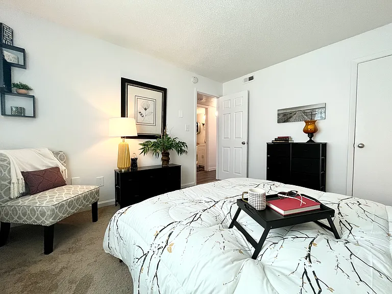 2 BR- Traditional