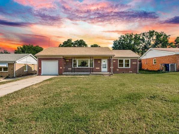 630 E Madison Dr, Derby, KS 67037
