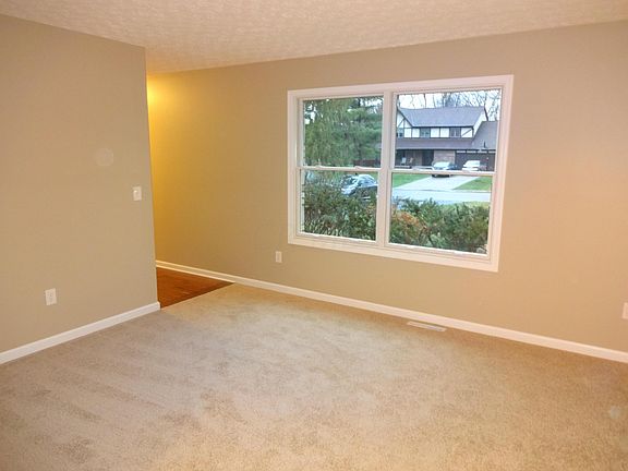 5th image of 12922 Coventry Ave
