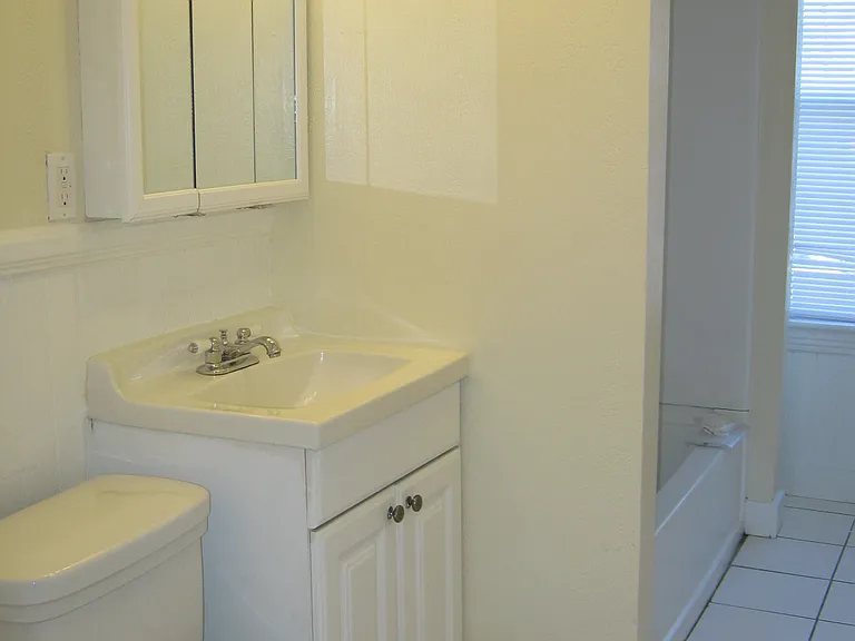57 John St — Photo 16