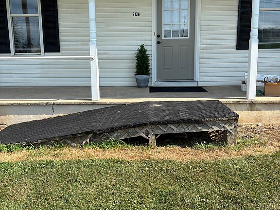 2nd image of 2136B Grace Ave #A