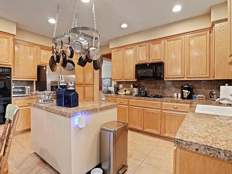 549 Glenbriar Cir — Photo 11