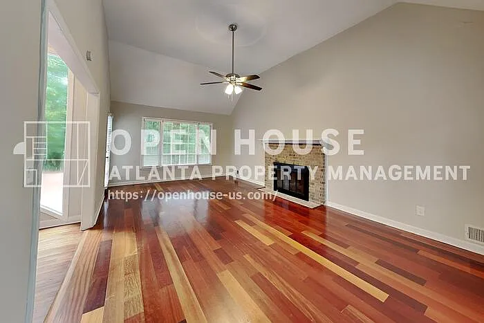 3 bed, 2.5 bath, 2737 sqft, $3,000 — Photo 3