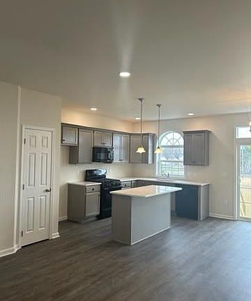 3rd image of 3188 W Huntington Ln #6