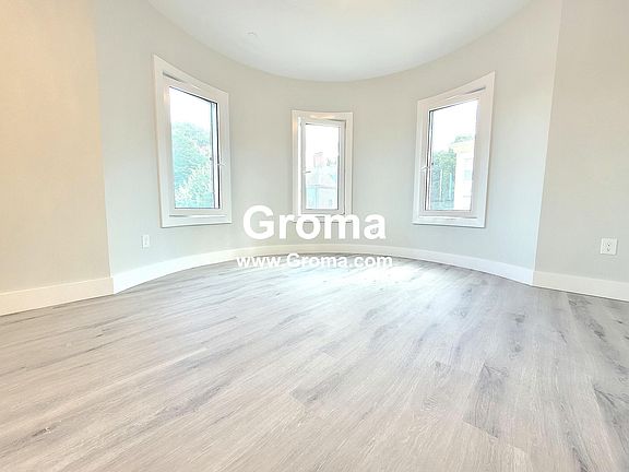 4th image of 88 Fayston St #1
