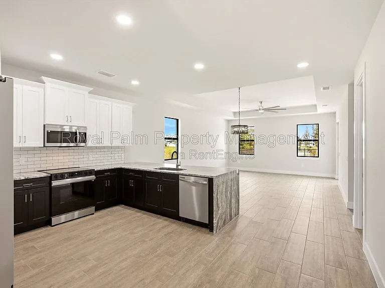 3518 NE 21st Pl — Photo 9