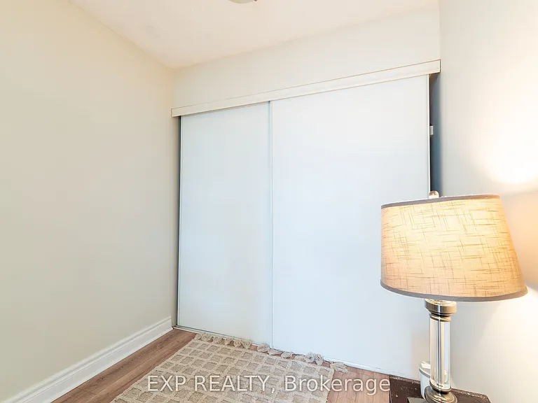 60 Fairfax Cres N #221 — Photo 7