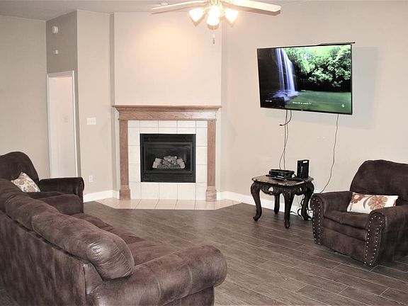 3rd image of 1005 Glenwood Dr