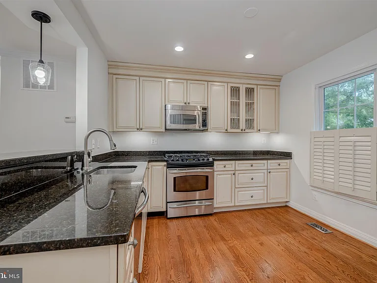 11909 Saint Johnsbury Ct — Photo 4
