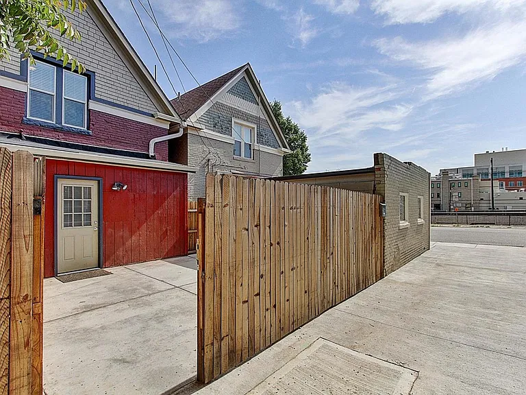 504 W 8the Ave — Photo 12