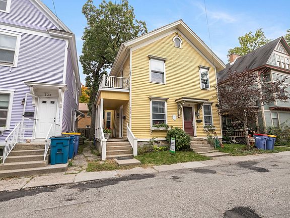 2nd image of 232 Oakley Pl NE #2