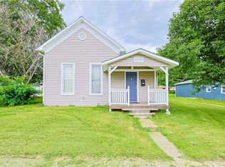 913 W Chestnut St, Savannah, MO 64485