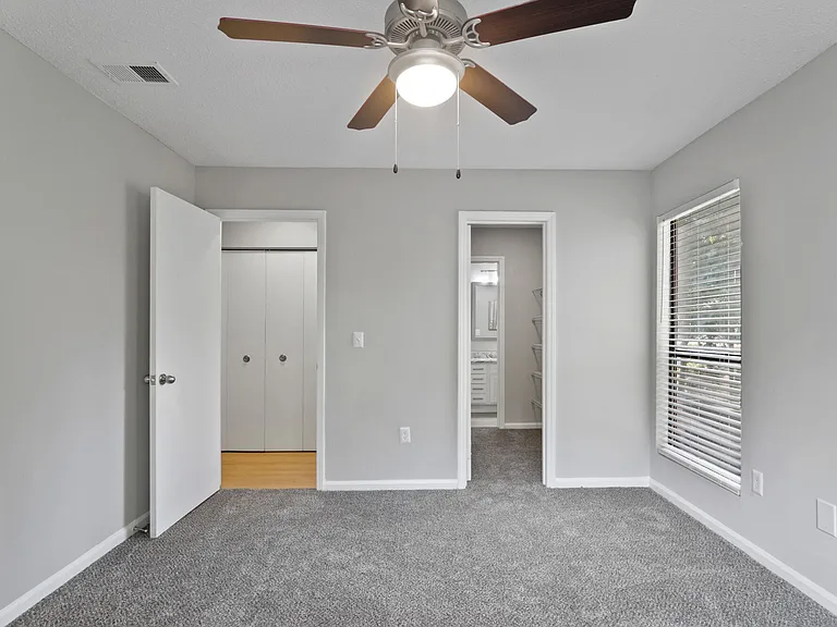 The Bailey Apartments — Photo 45